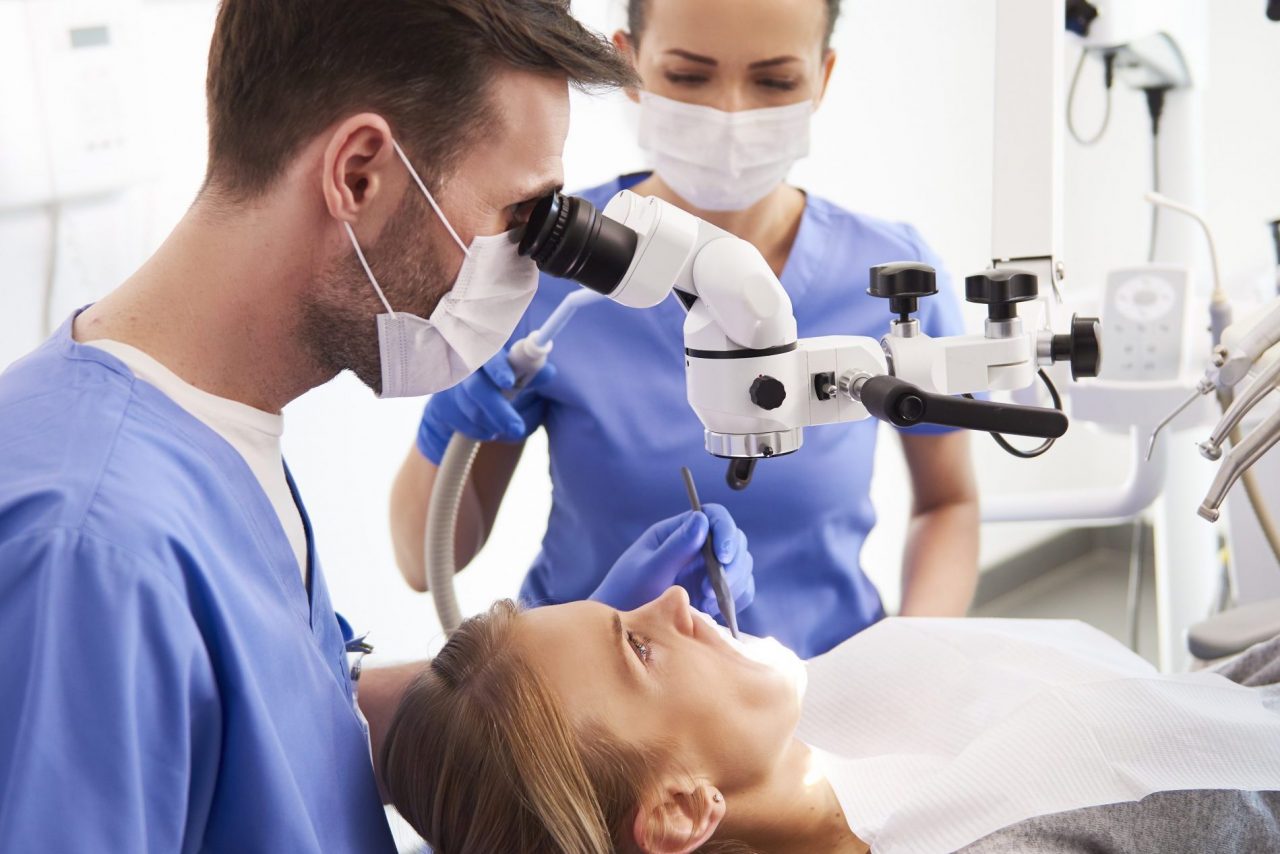 «¿Dónde está el hospital?»: El choque cultural de la cirugía oral en España